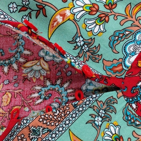 Suzanne Betro Weekend Red Blue Floral Button V-Neck Long Sleeve Bohemian Top - Picture 6 of 13